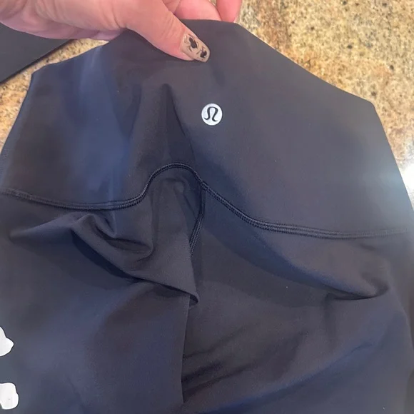 EUC lululemon soul cycle collab Black Skull Print Leggings - Picture 2 of 4